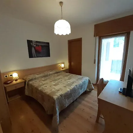 Garnì Miramonti Hotel 3*