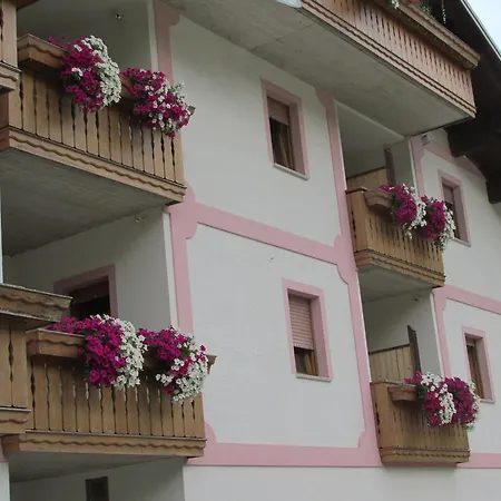 Garnì Miramonti Hotel 3*