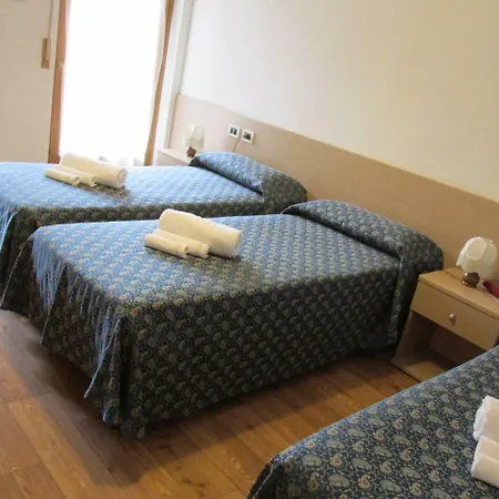 Hotel Garnì Miramonti 3*