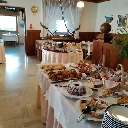Garnì Miramonti Hotel 3*
